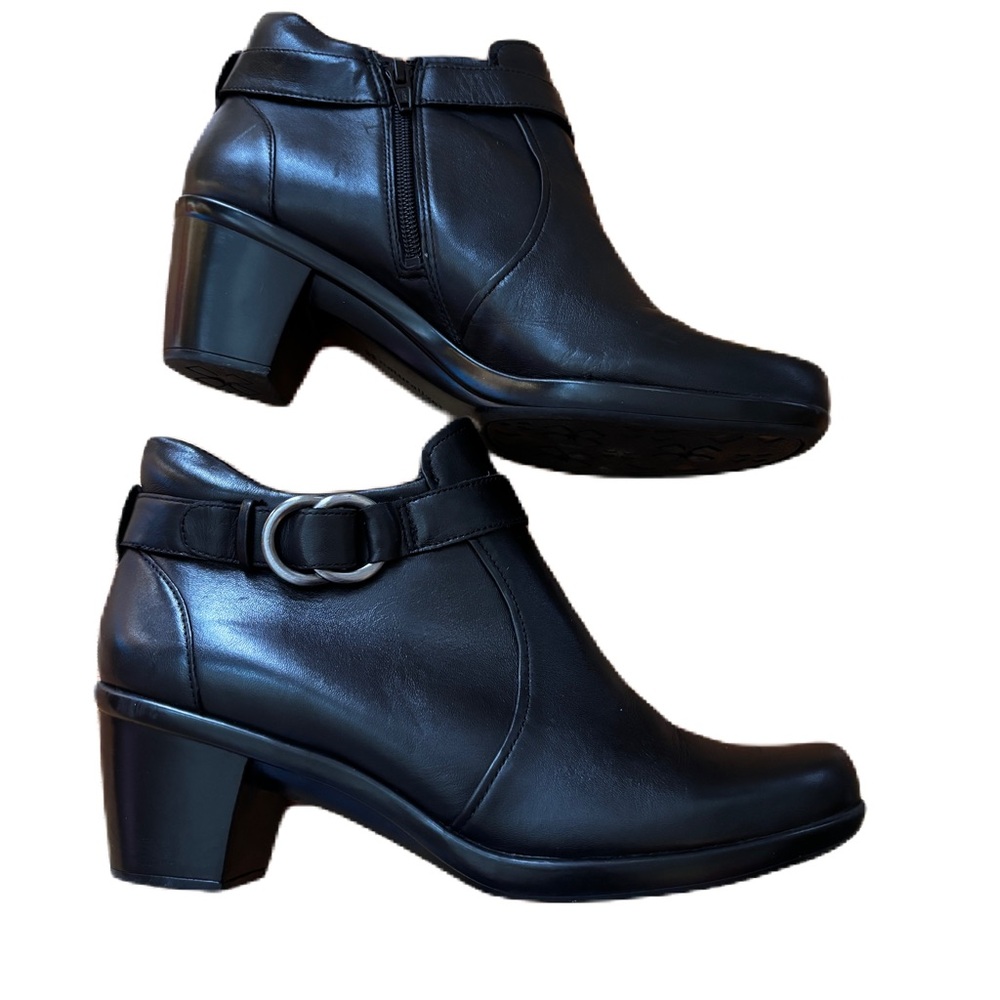 Naturalizer Elisa Black Leather Ankle Boots Overlapping Ring Hardware Size 10 40 - Picture 3 of 12